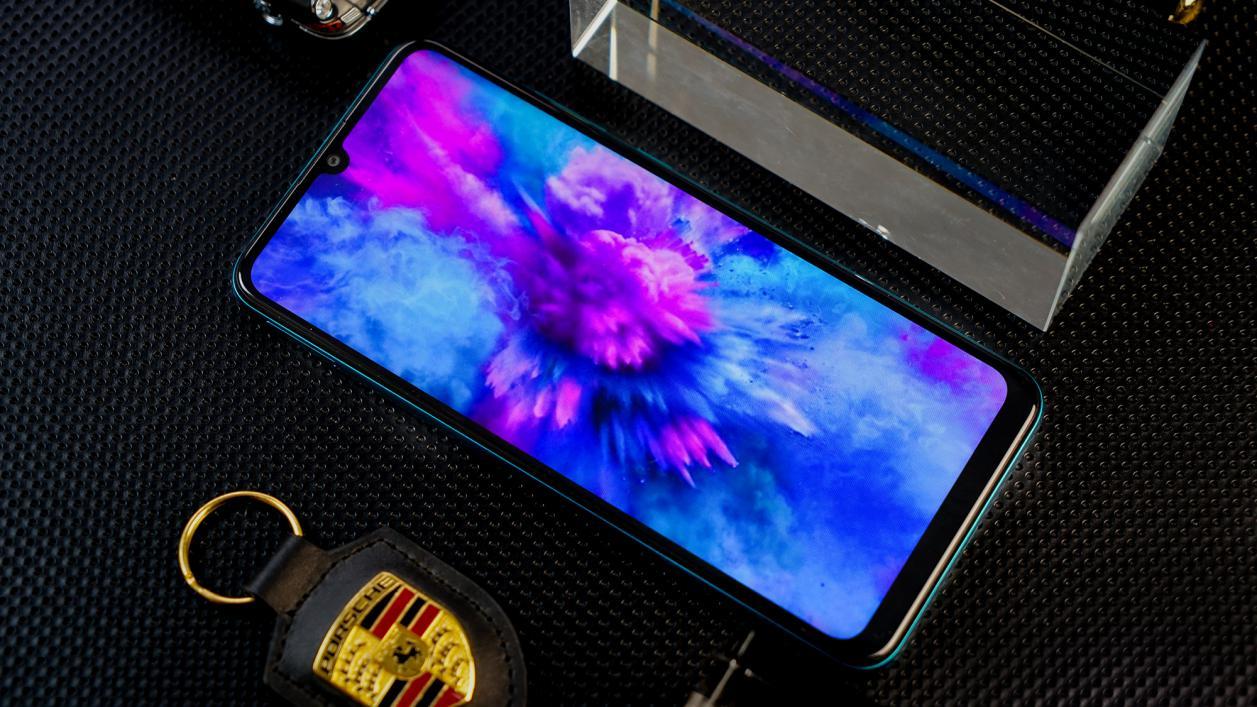 华为畅享10e发布：搭载5000mAh超大电池，售价仅999起