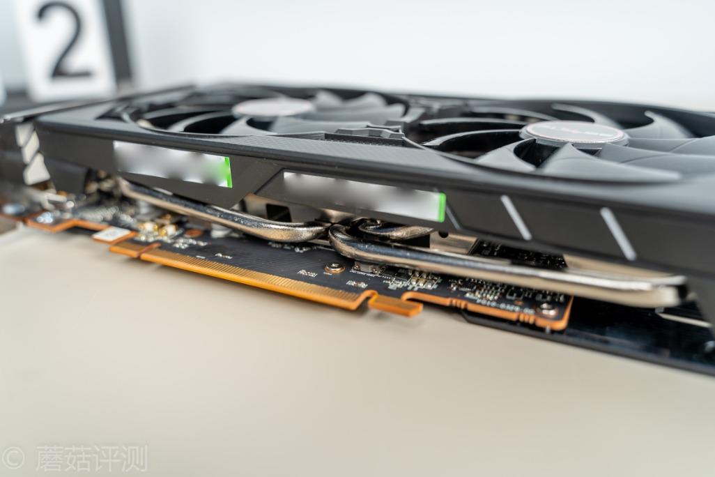 体验优秀，潜力太深！蓝宝石RX5500XT白金版OC显卡 评测