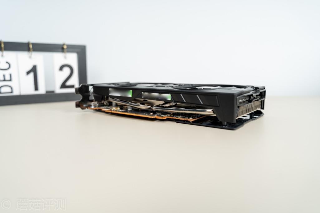 体验优秀，潜力太深！蓝宝石RX5500XT白金版OC显卡 评测