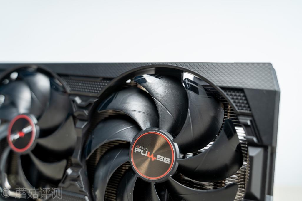 体验优秀，潜力太深！蓝宝石RX5500XT白金版OC显卡 评测