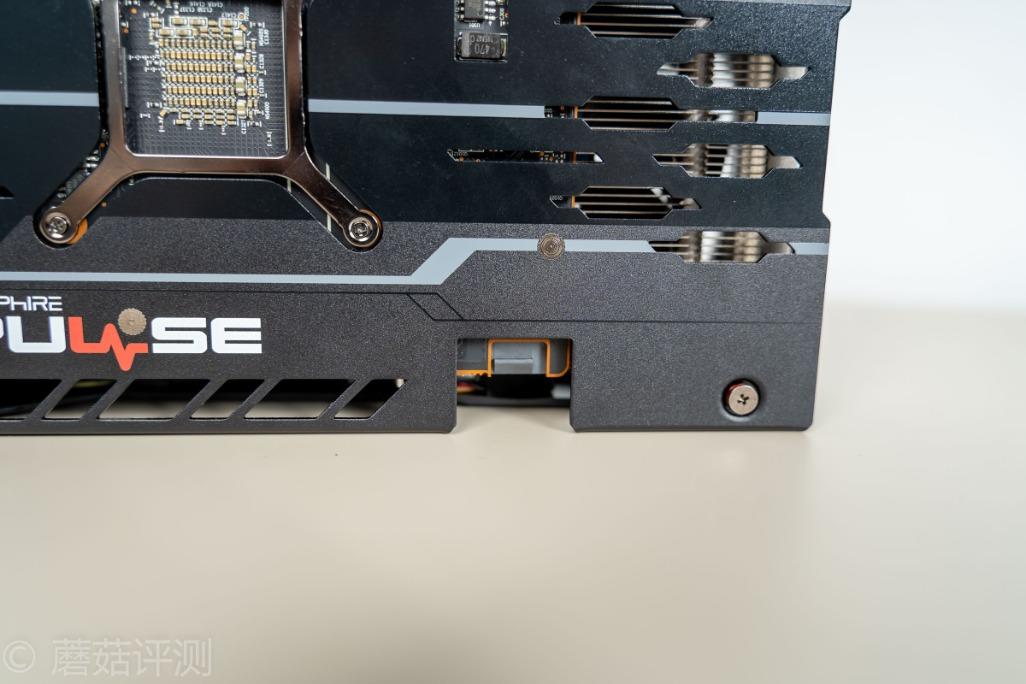 体验优秀，潜力太深！蓝宝石RX5500XT白金版OC显卡 评测