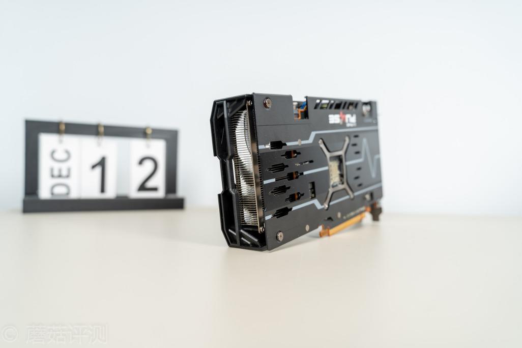 体验优秀，潜力太深！蓝宝石RX5500XT白金版OC显卡 评测