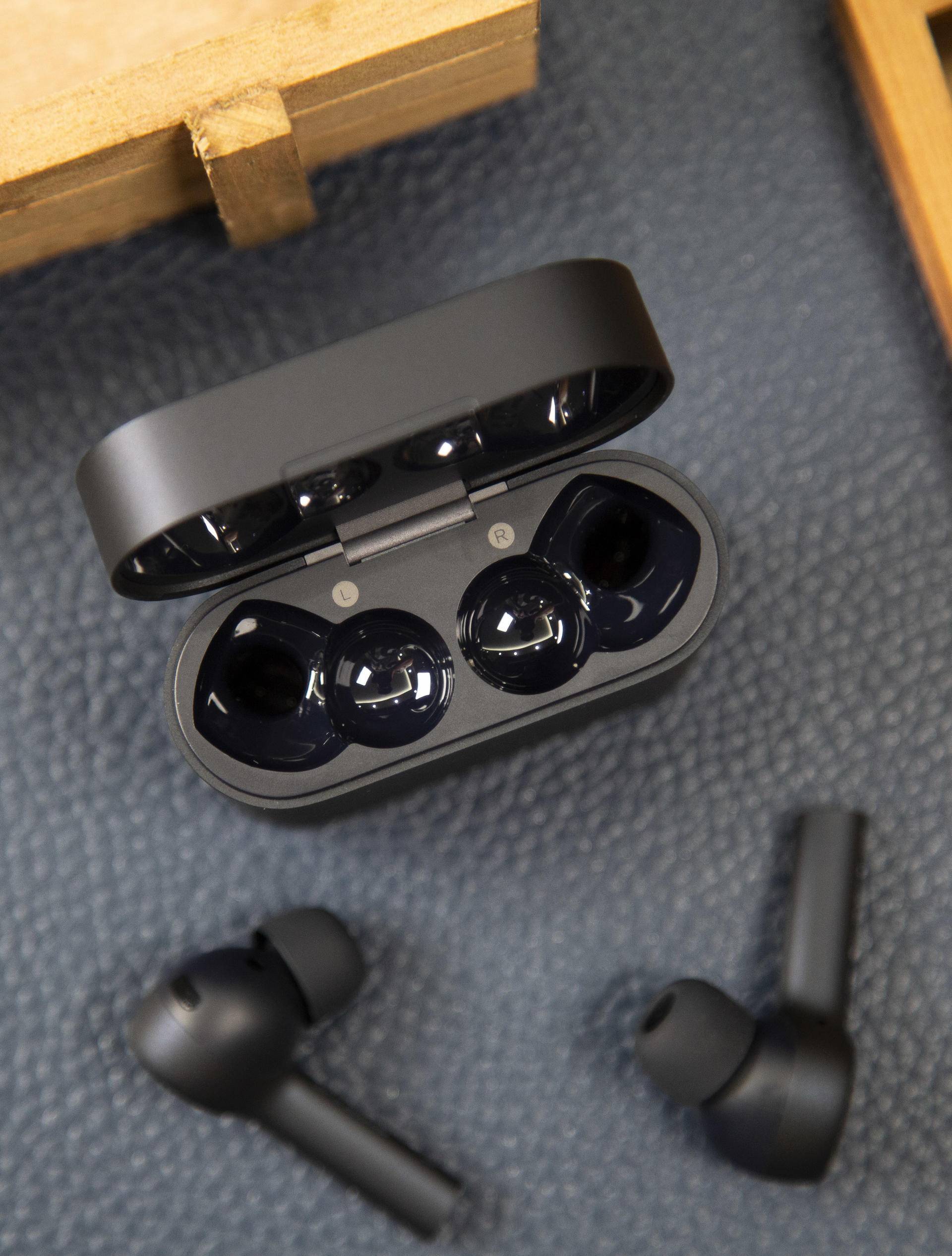 无线快充 主动降噪：小米真无线耳机Air 2 Pro上手体验