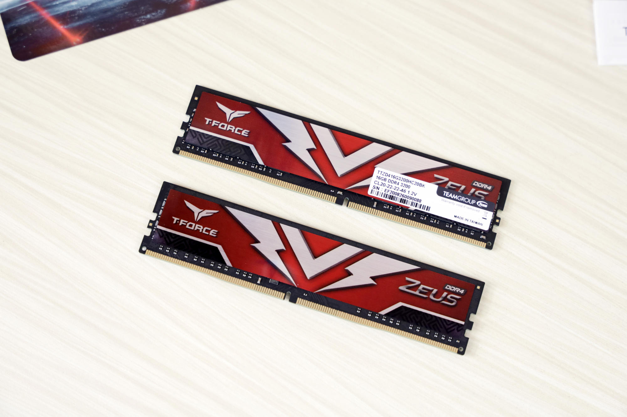 镁光颗粒 DDR4 3200十铨宙斯入门电竞内存条入手体验