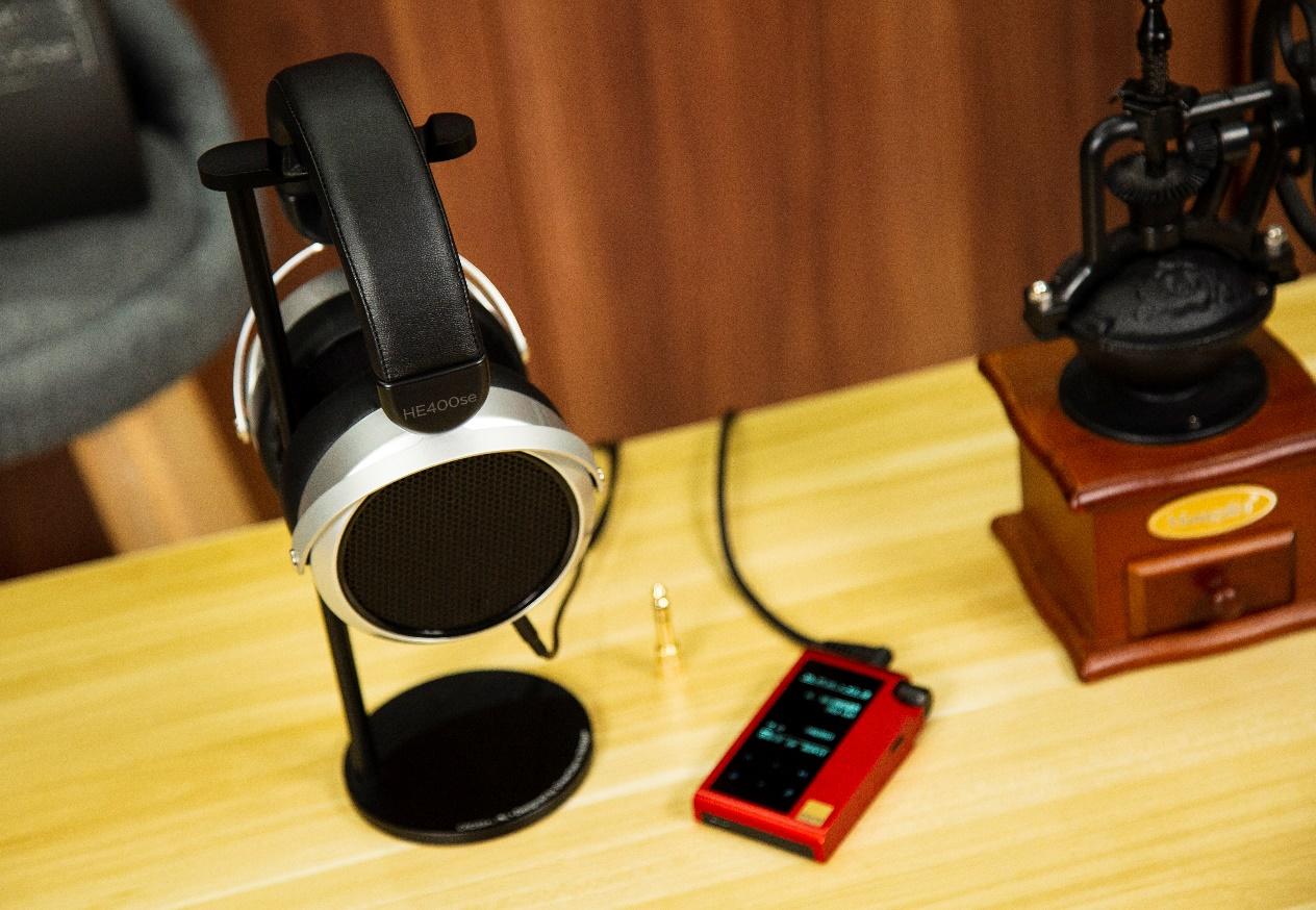 平板振膜耳机性价比之王：HIFIMAN HE400se