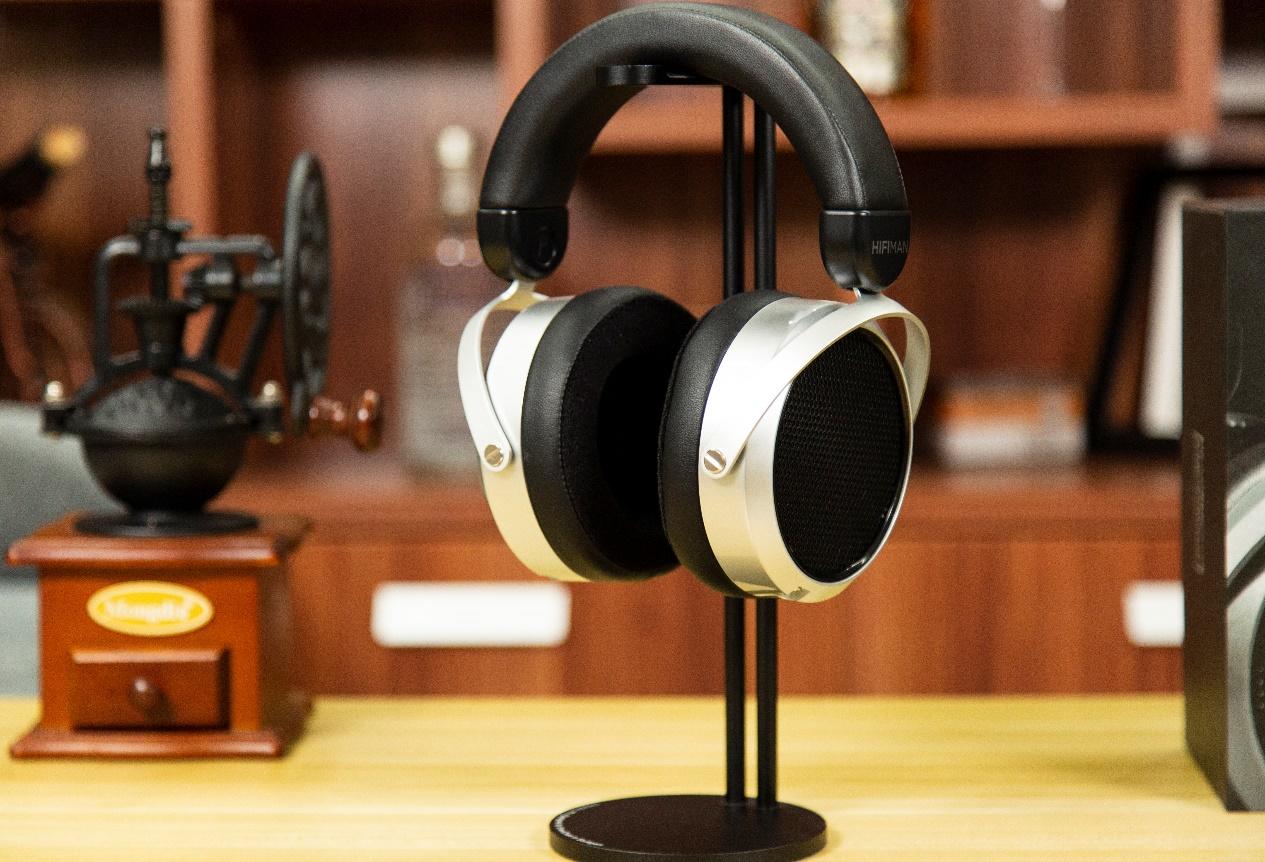 平板振膜耳机性价比之王：HIFIMAN HE400se