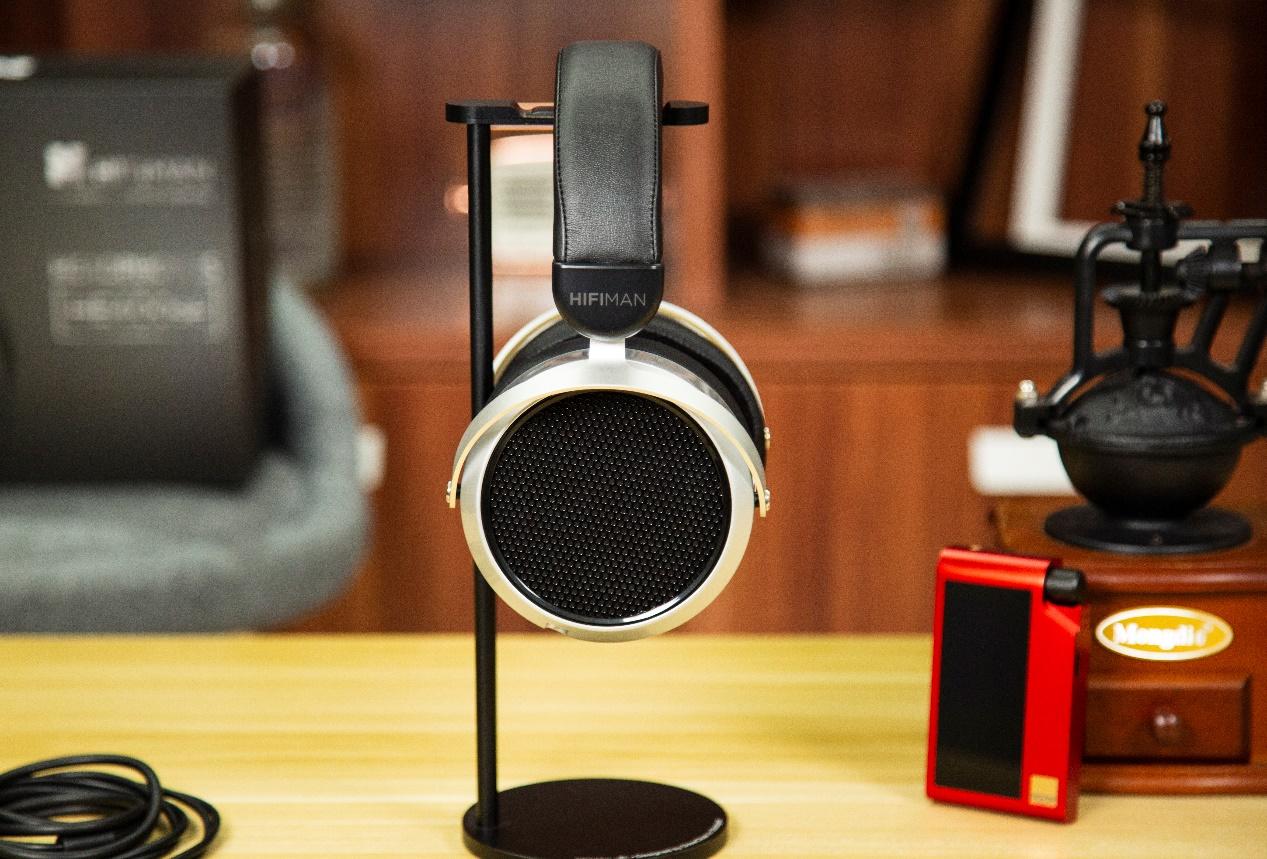 平板振膜耳机性价比之王：HIFIMAN HE400se