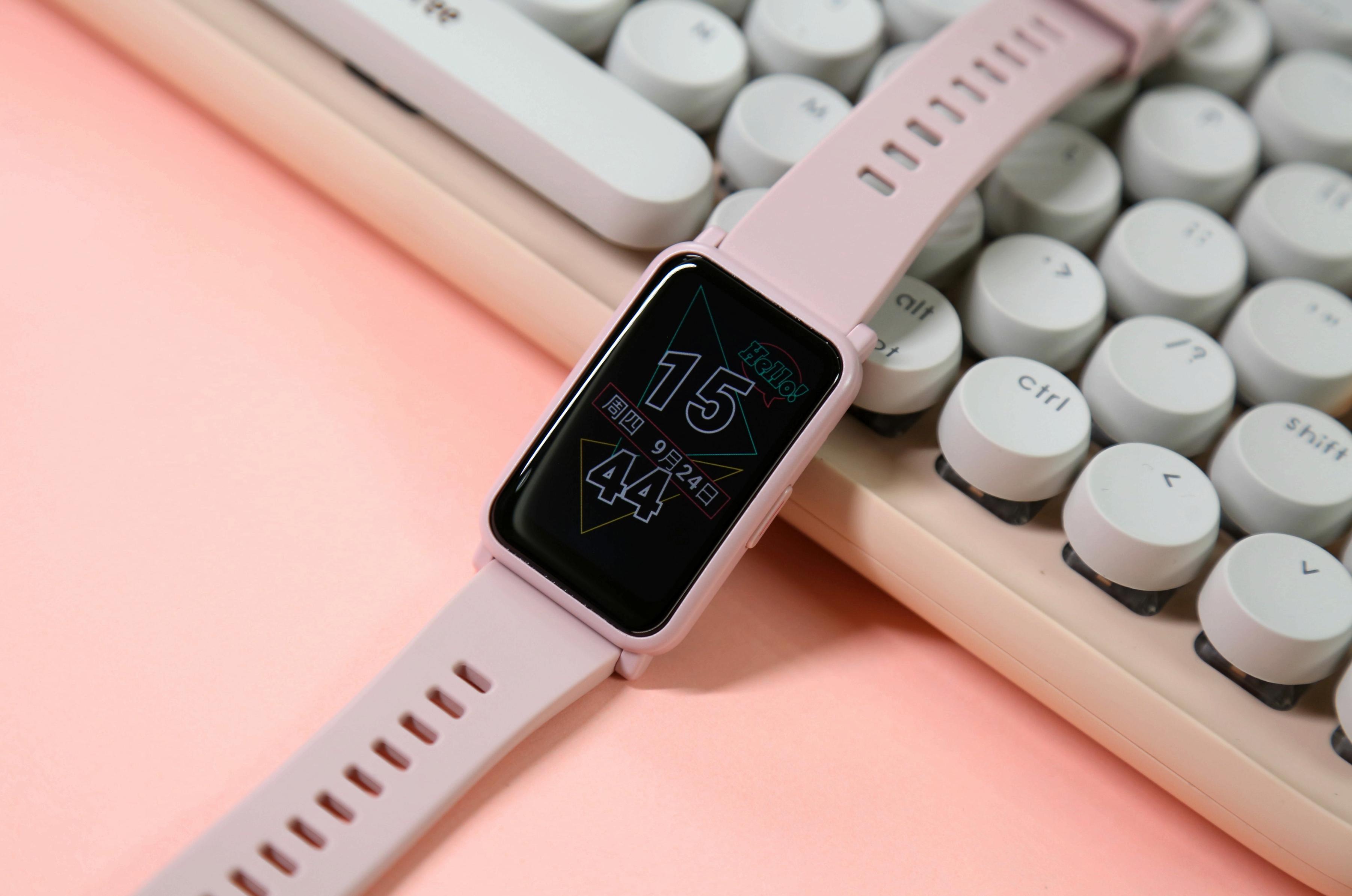 简约时尚的智能腕表：荣耀手表ES评测