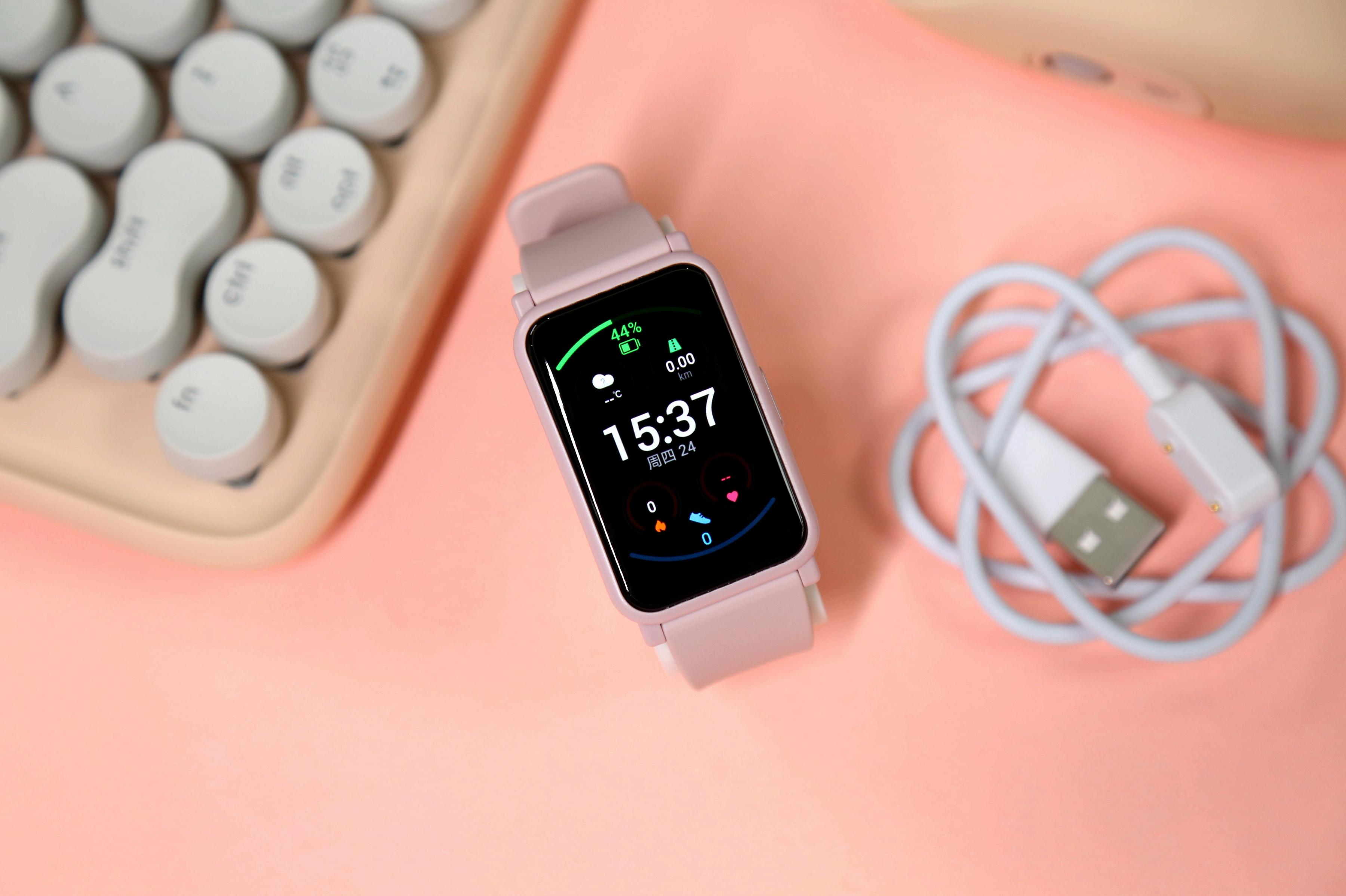 简约时尚的智能腕表：荣耀手表ES评测