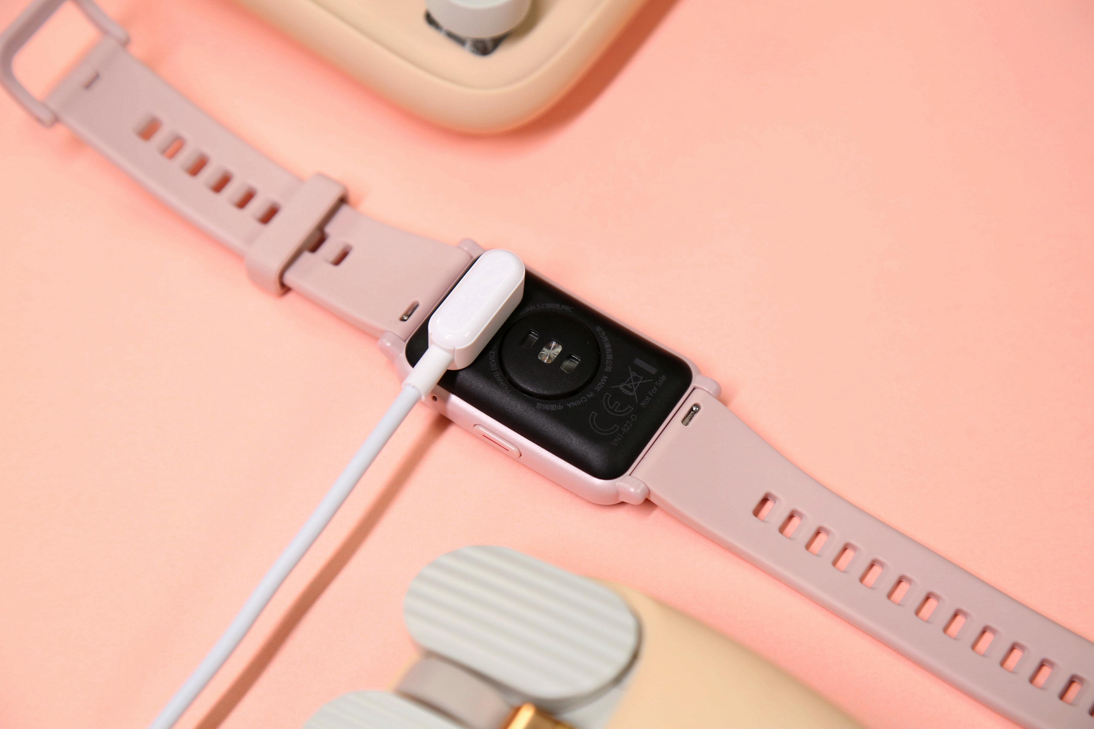 简约时尚的智能腕表：荣耀手表ES评测