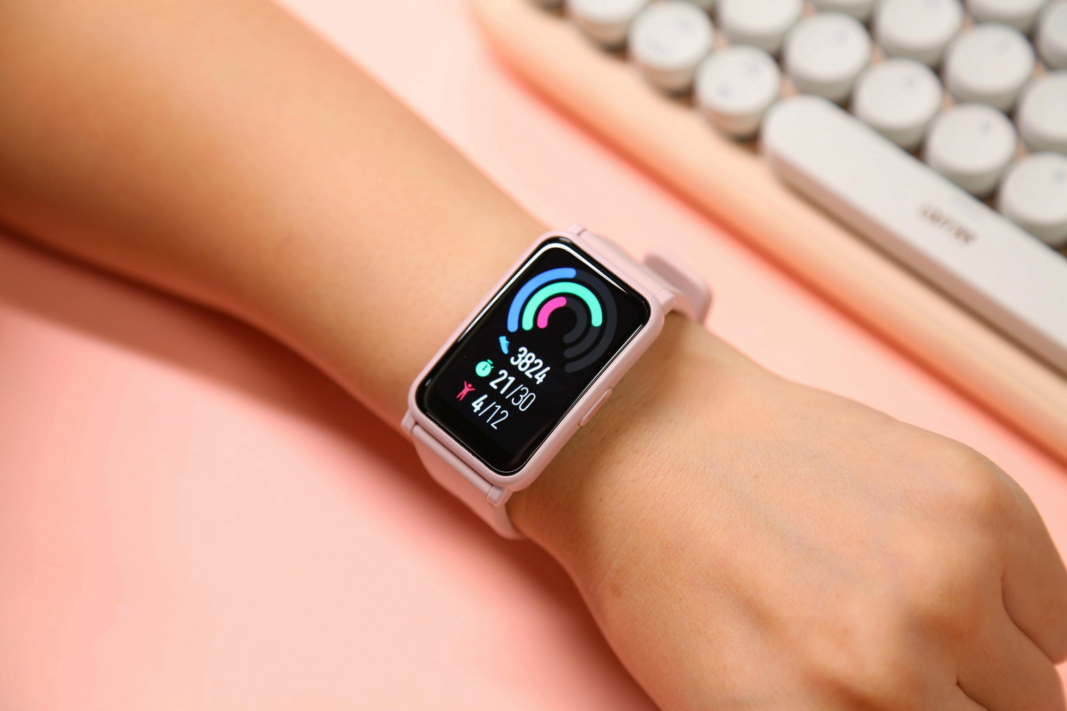 简约时尚的智能腕表：荣耀手表ES评测