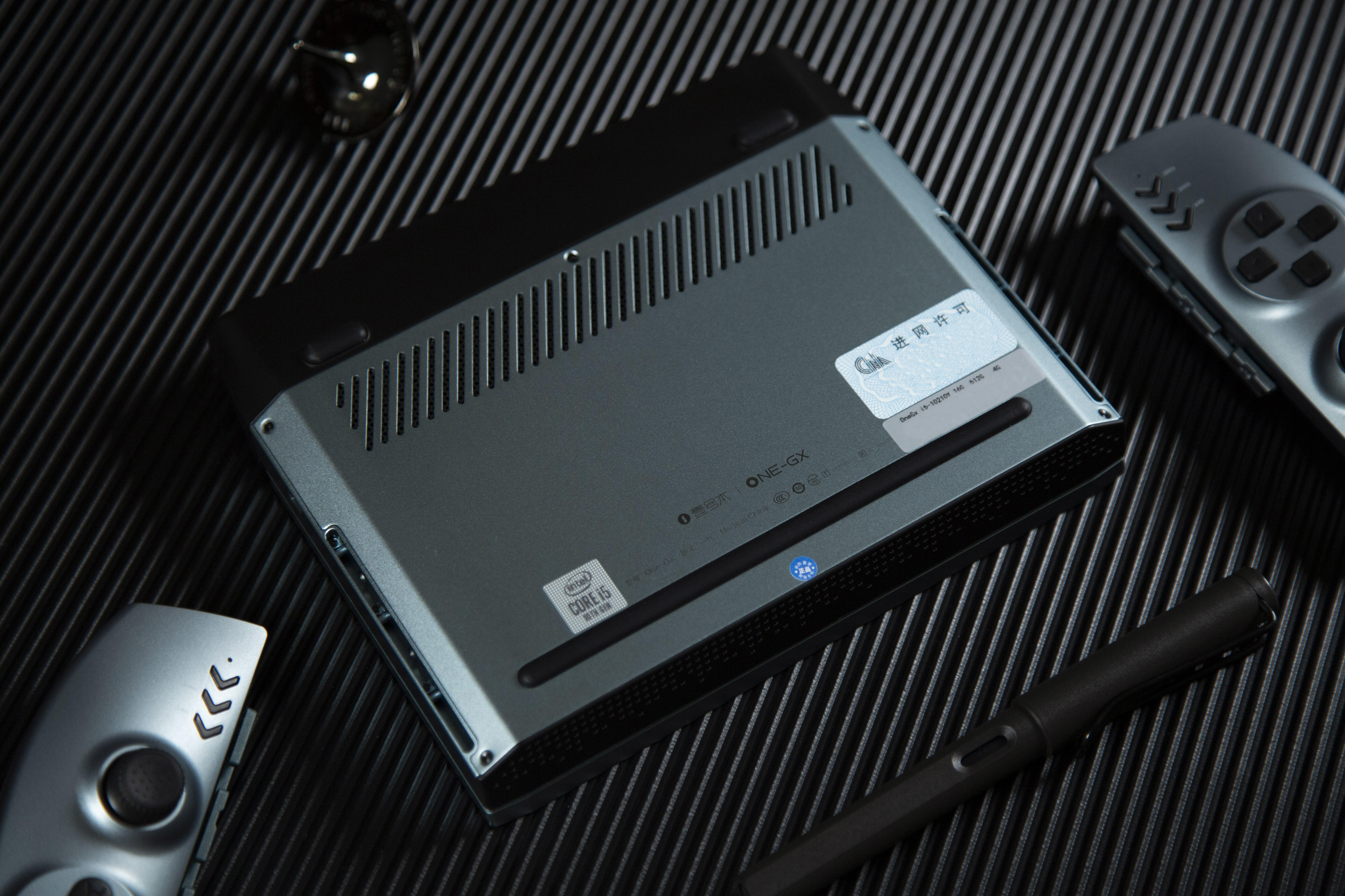 能装进口袋的游戏本：壹号本ONE-GX1时尚版评测