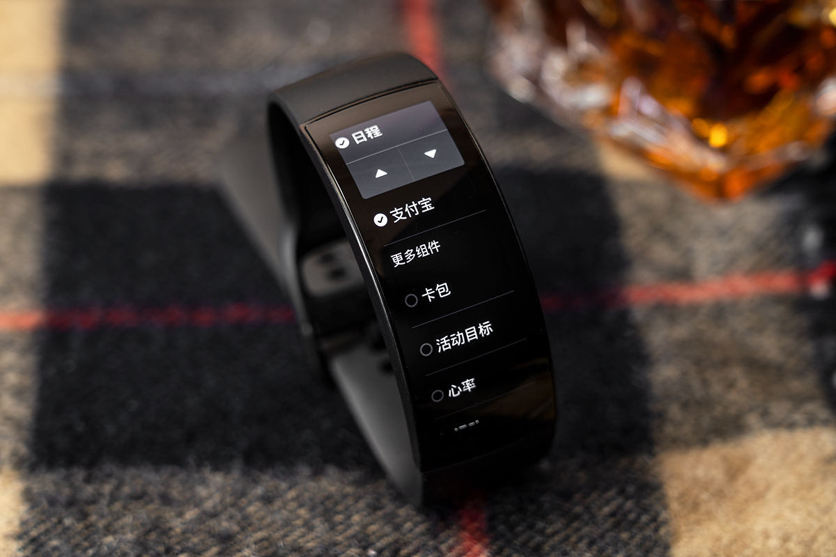 手腕上的刚柔并济，曲面屏智能手表Amazfit X全面评测