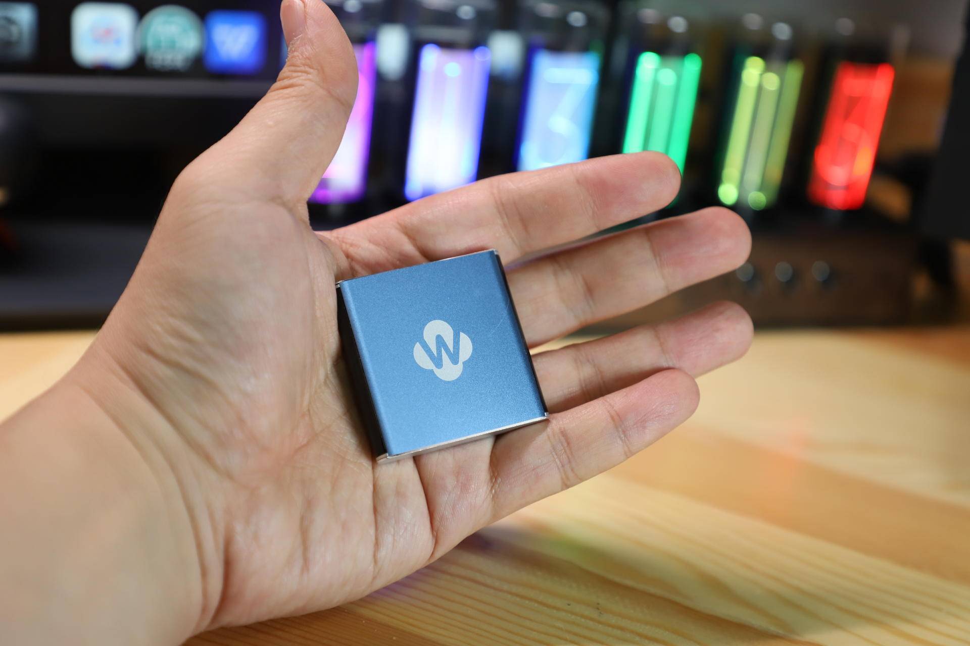 体积小，顺序读写1000mb/s佰微移动SSD上手