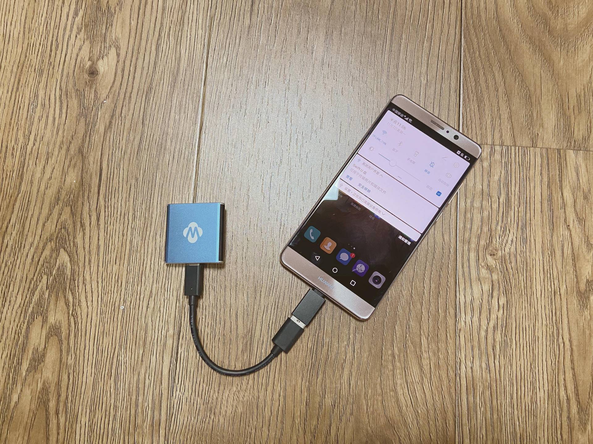 体积小，顺序读写1000mb/s佰微移动SSD上手