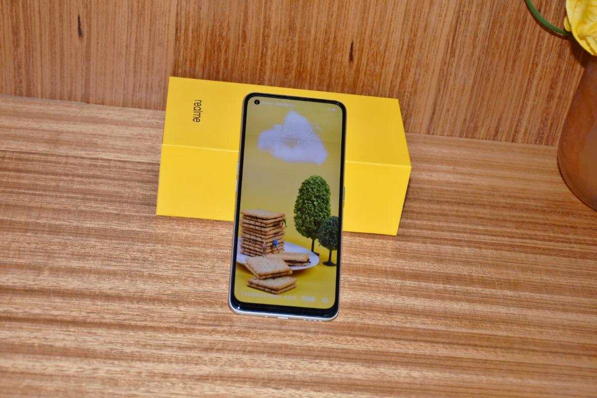 双5G天玑800U加持，真我 Q2 Pro实力惊喜