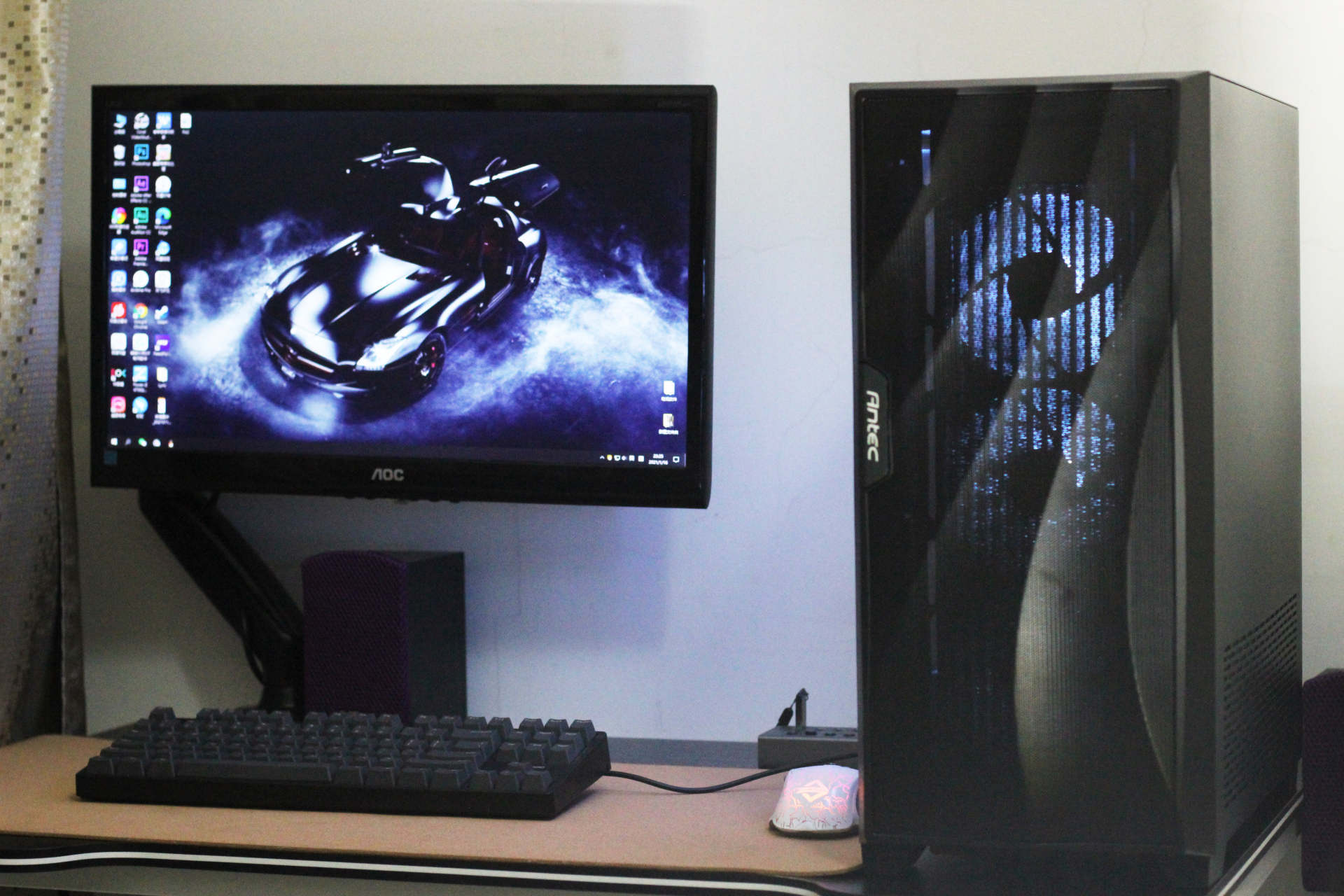 机箱通透，水冷好用，发光体聚集打造“光污染”