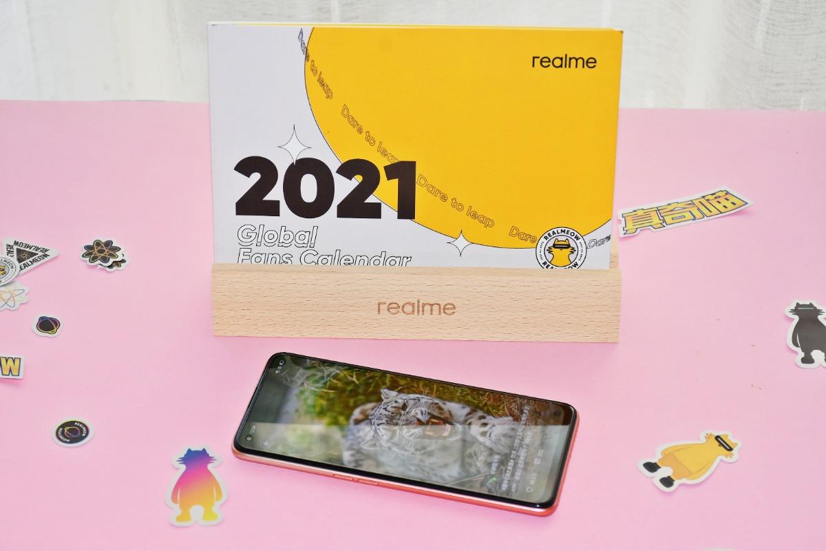 从没见过千元机还支持50W闪充，realme V15开箱
