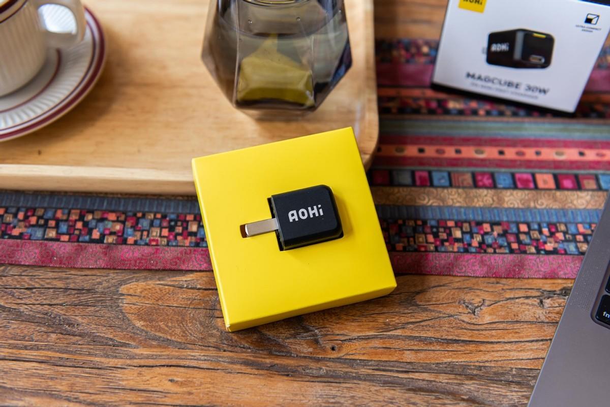 微型快充之战即将来临！它究竟有何魅力？AOHi 30W充电头体验