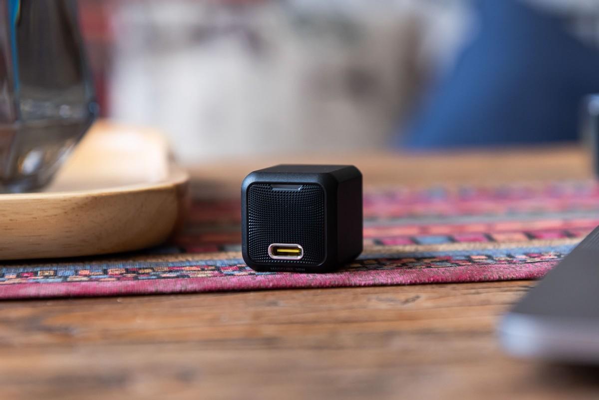 微型快充之战即将来临！它究竟有何魅力？AOHi 30W充电头体验