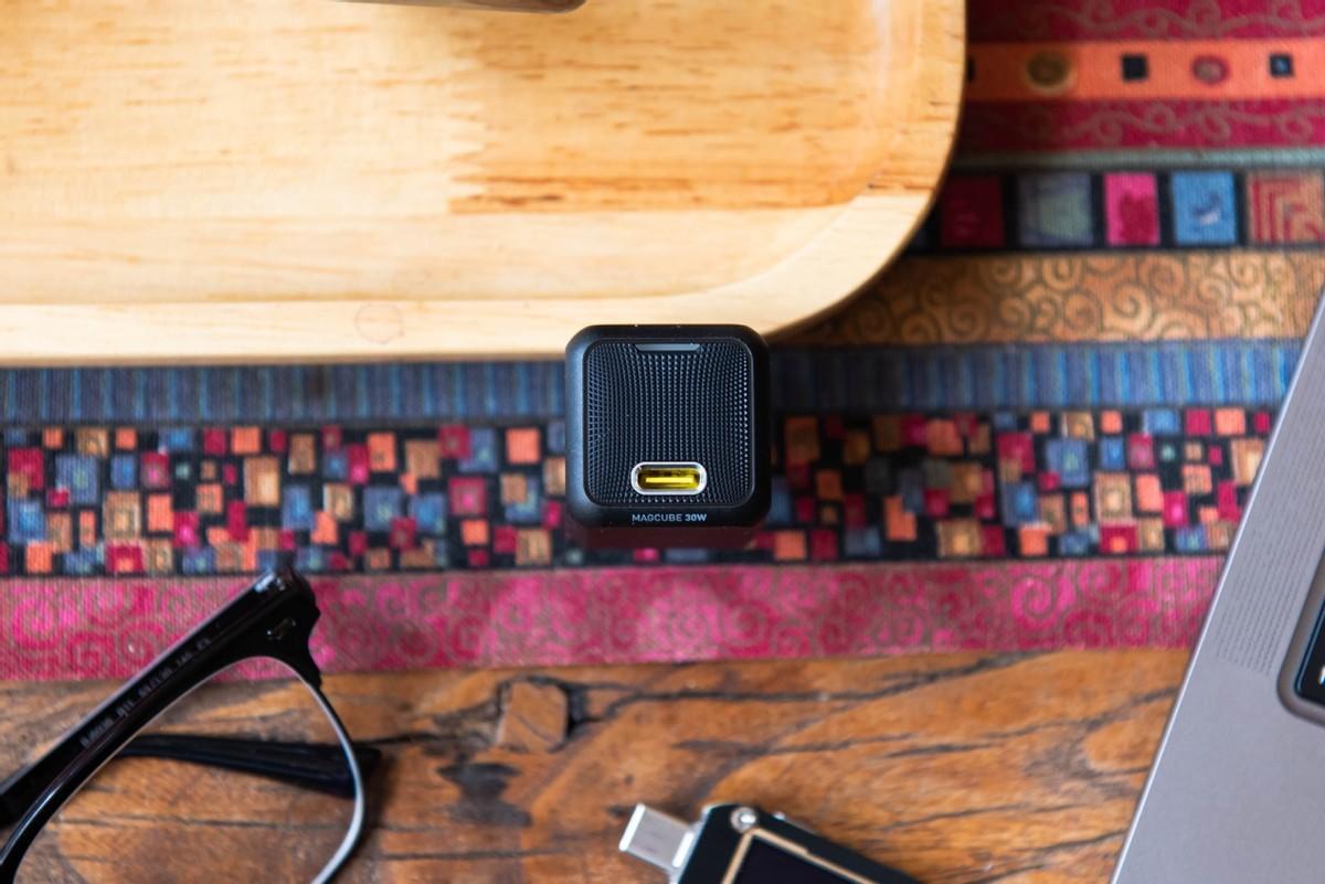 微型快充之战即将来临！它究竟有何魅力？AOHi 30W充电头体验