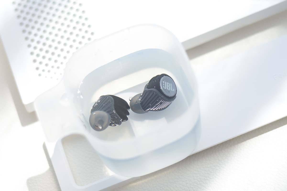 和国产就是不一样！JBL X600真无线蓝牙耳机评测