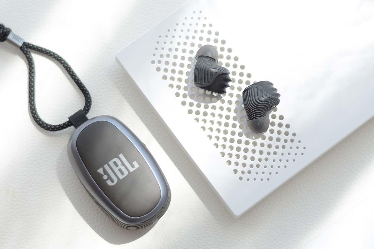 和国产就是不一样！JBL X600真无线蓝牙耳机评测