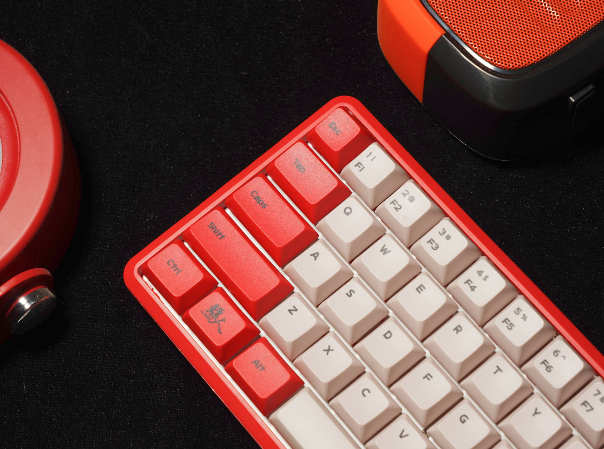 联名镖人,黑爵竟然这么做键盘