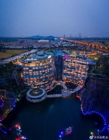 世茂挂牌22.5亿出售深坑酒店系假的；被追罚13.41亿的薇娅或复出