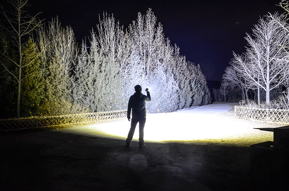 爆发，十九只眼睛的小怪兽：奈特科尔TM20K手电