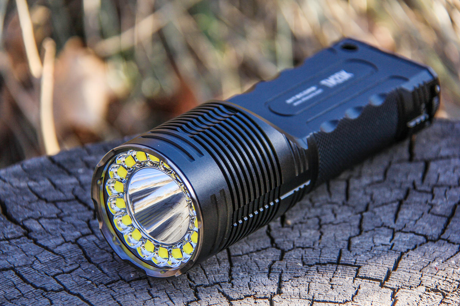 爆发，十九只眼睛的小怪兽：奈特科尔TM20K手电