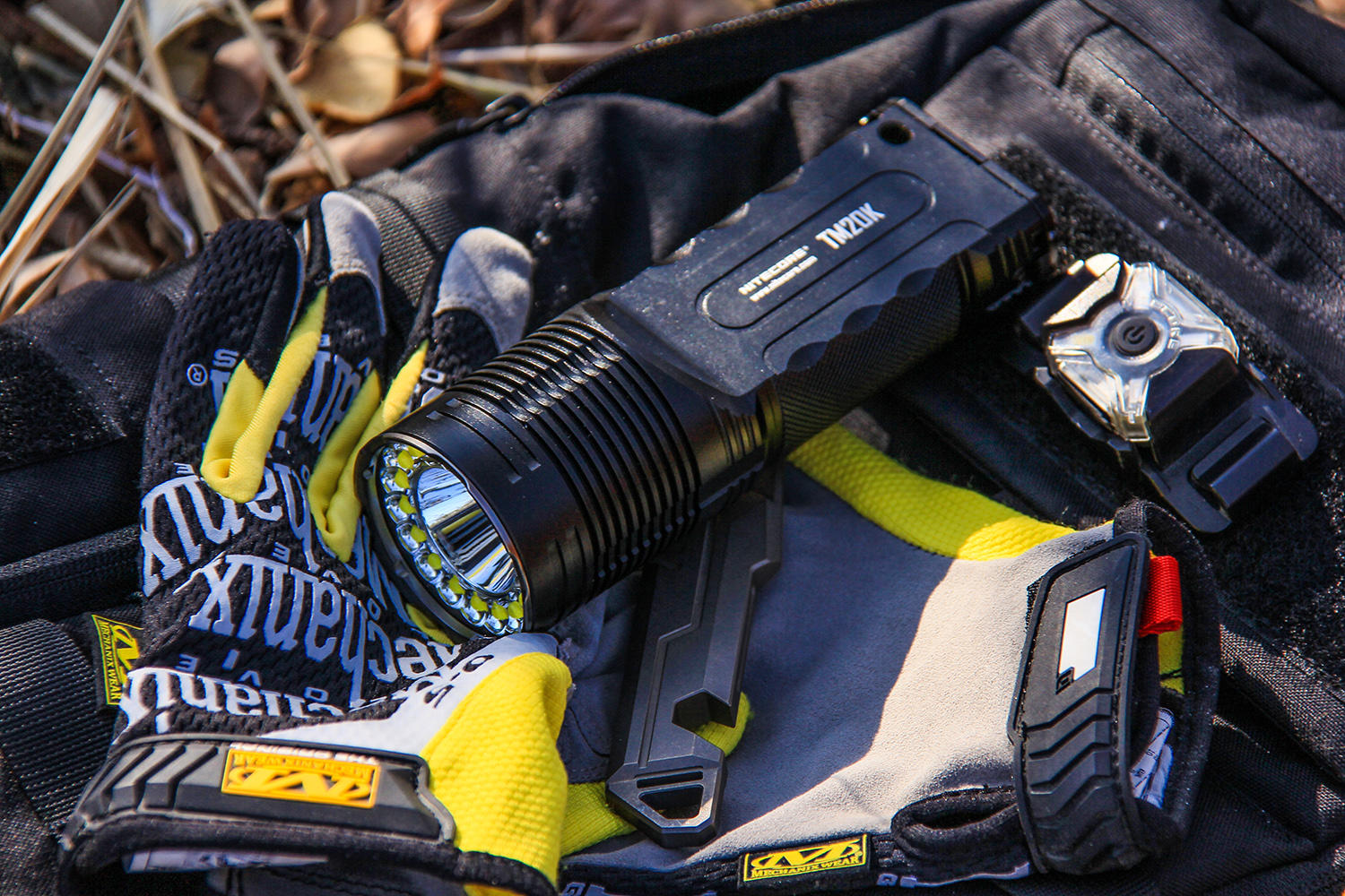 爆发，十九只眼睛的小怪兽：奈特科尔TM20K手电