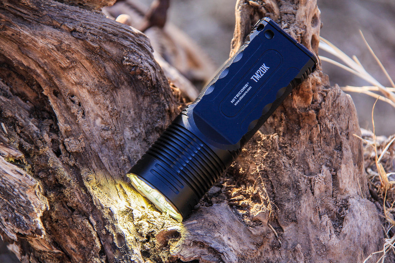 爆发，十九只眼睛的小怪兽：奈特科尔TM20K手电