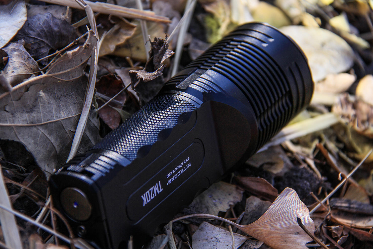 爆发，十九只眼睛的小怪兽：奈特科尔TM20K手电