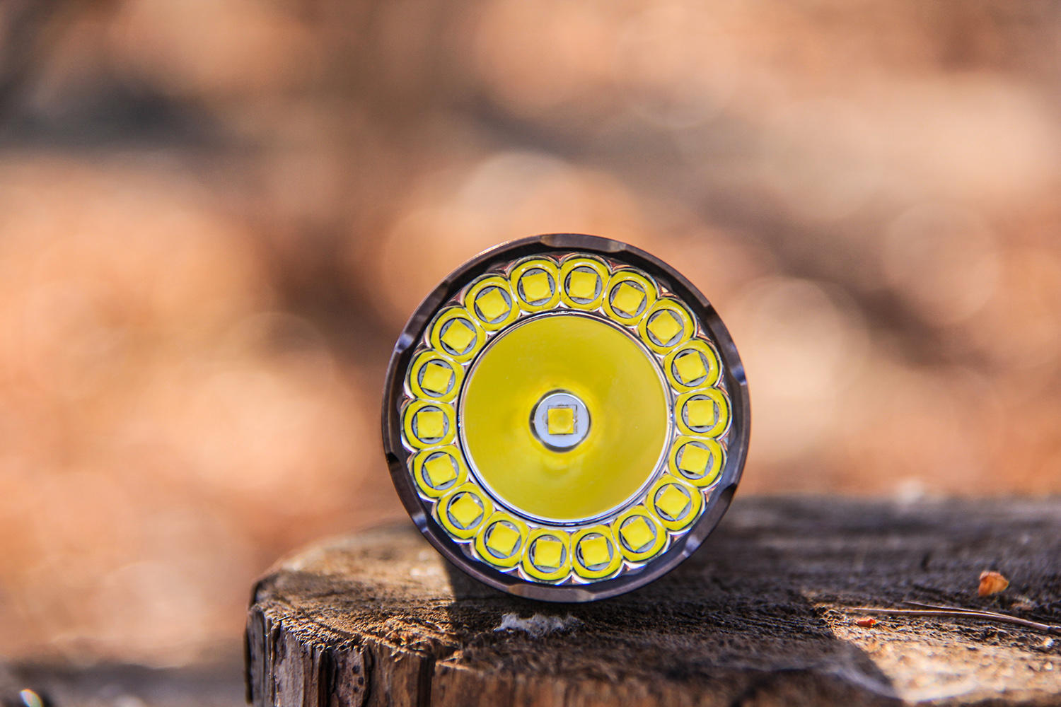 爆发，十九只眼睛的小怪兽：奈特科尔TM20K手电