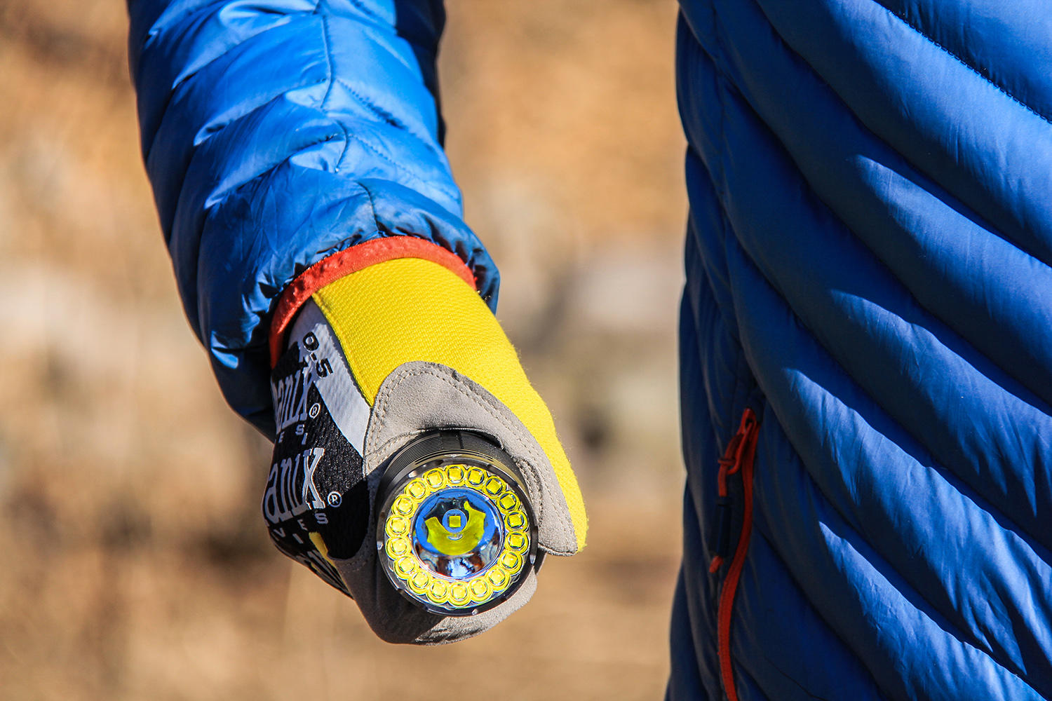 爆发，十九只眼睛的小怪兽：奈特科尔TM20K手电