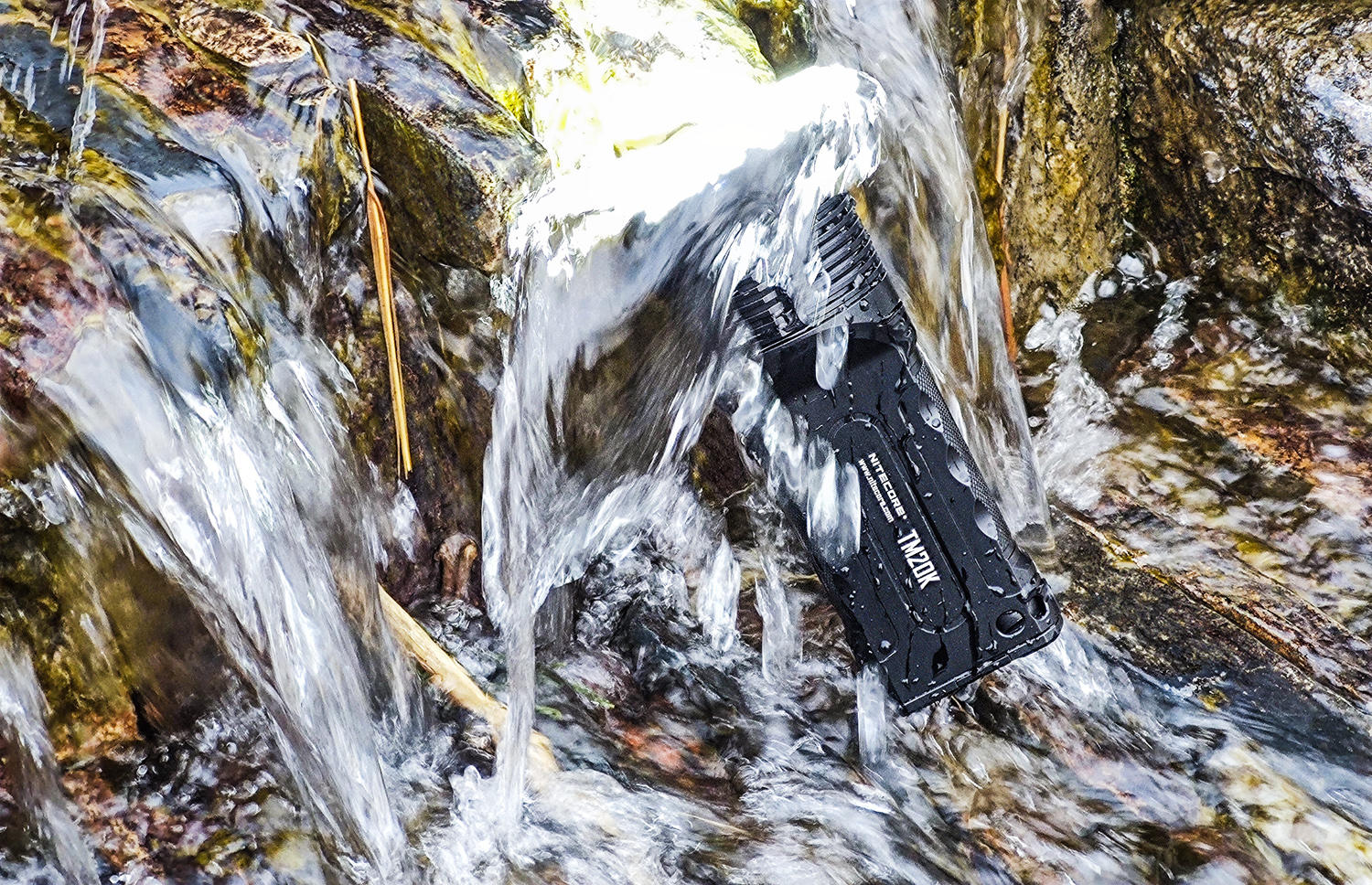 爆发，十九只眼睛的小怪兽：奈特科尔TM20K手电