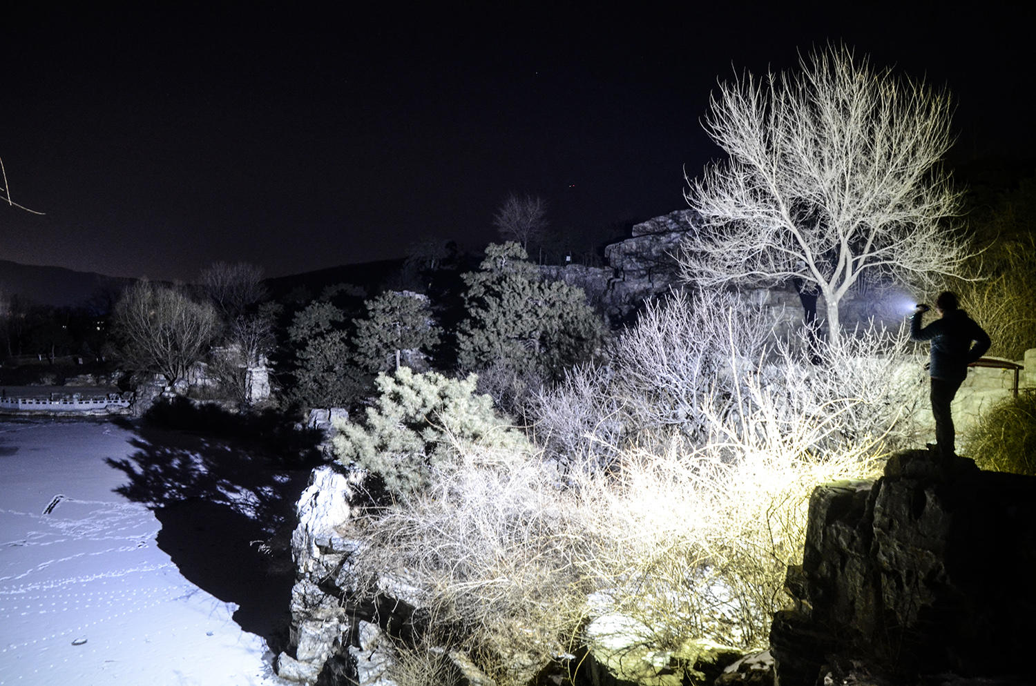 爆发，十九只眼睛的小怪兽：奈特科尔TM20K手电