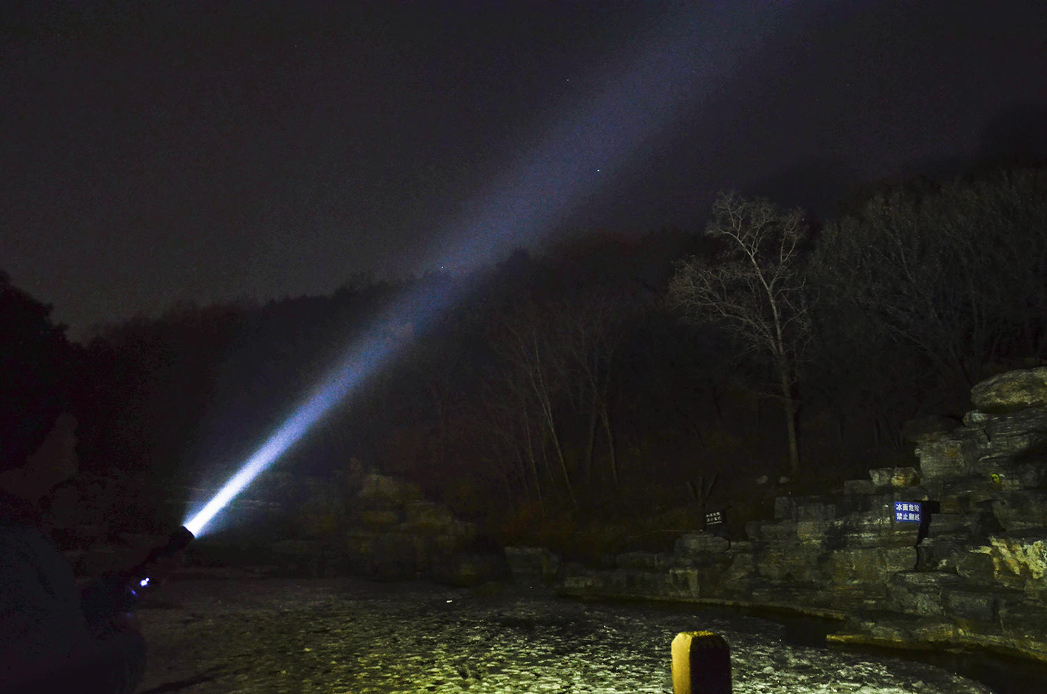 爆发，十九只眼睛的小怪兽：奈特科尔TM20K手电