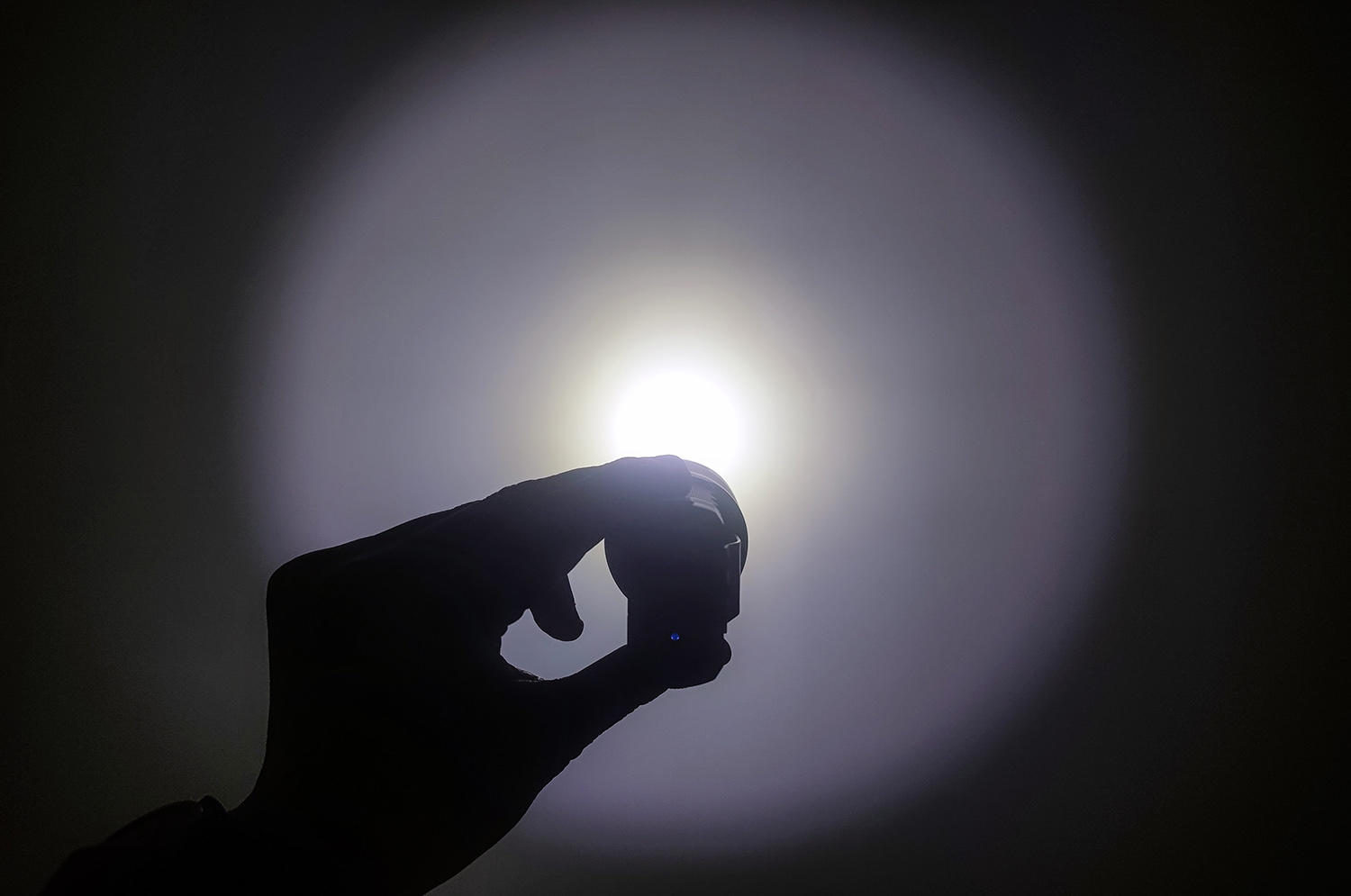 爆发，十九只眼睛的小怪兽：奈特科尔TM20K手电