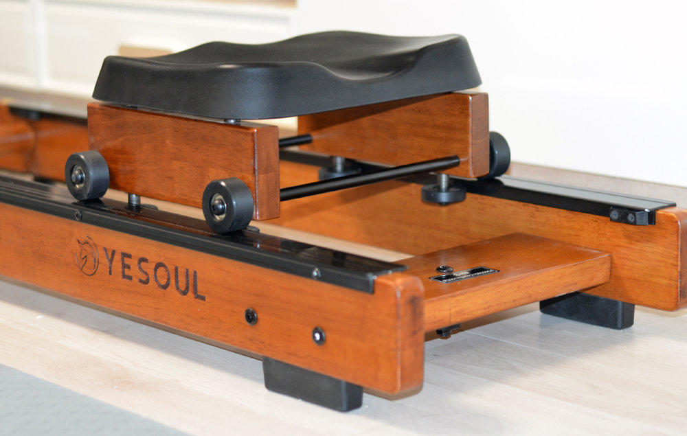 水阻原理,实现智能训练模式:野小兽R30划船机