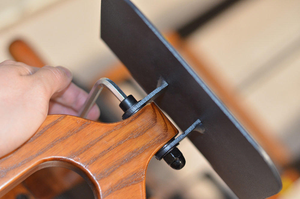 水阻原理,实现智能训练模式:野小兽R30划船机