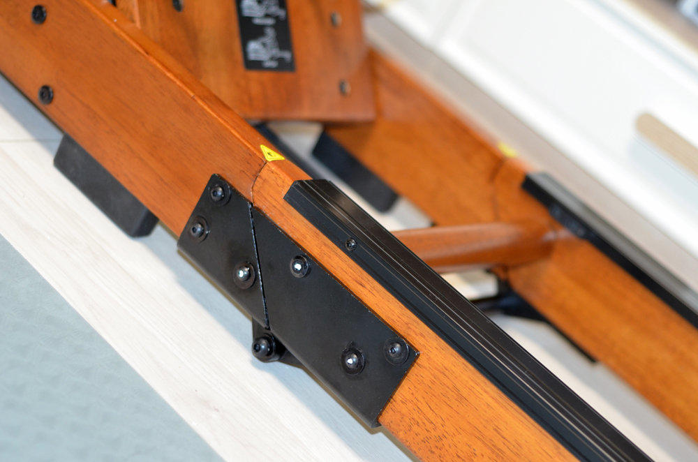 水阻原理,实现智能训练模式:野小兽R30划船机