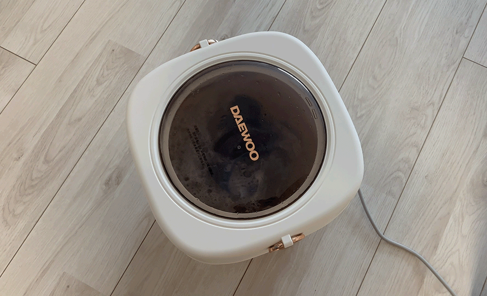 小件贴身衣物轻松洗:大宇折叠洗衣机