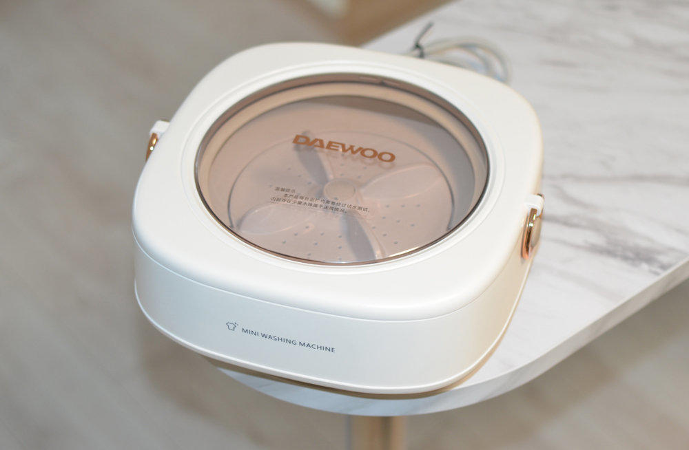 小件贴身衣物轻松洗:大宇折叠洗衣机