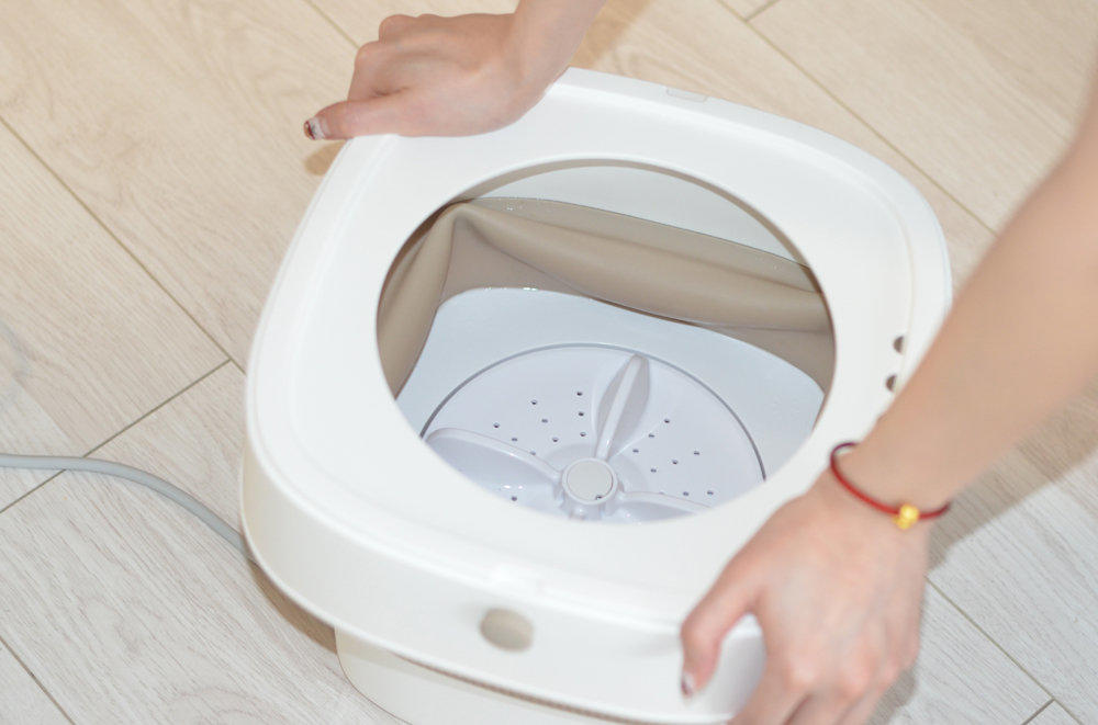 小件贴身衣物轻松洗:大宇折叠洗衣机