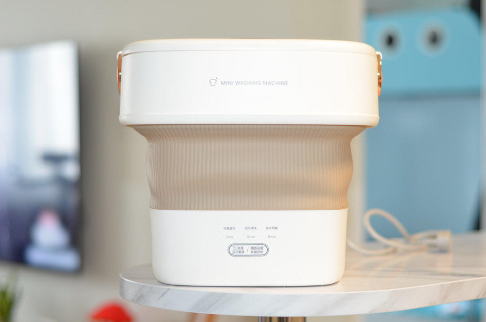 小件贴身衣物轻松洗:大宇折叠洗衣机
