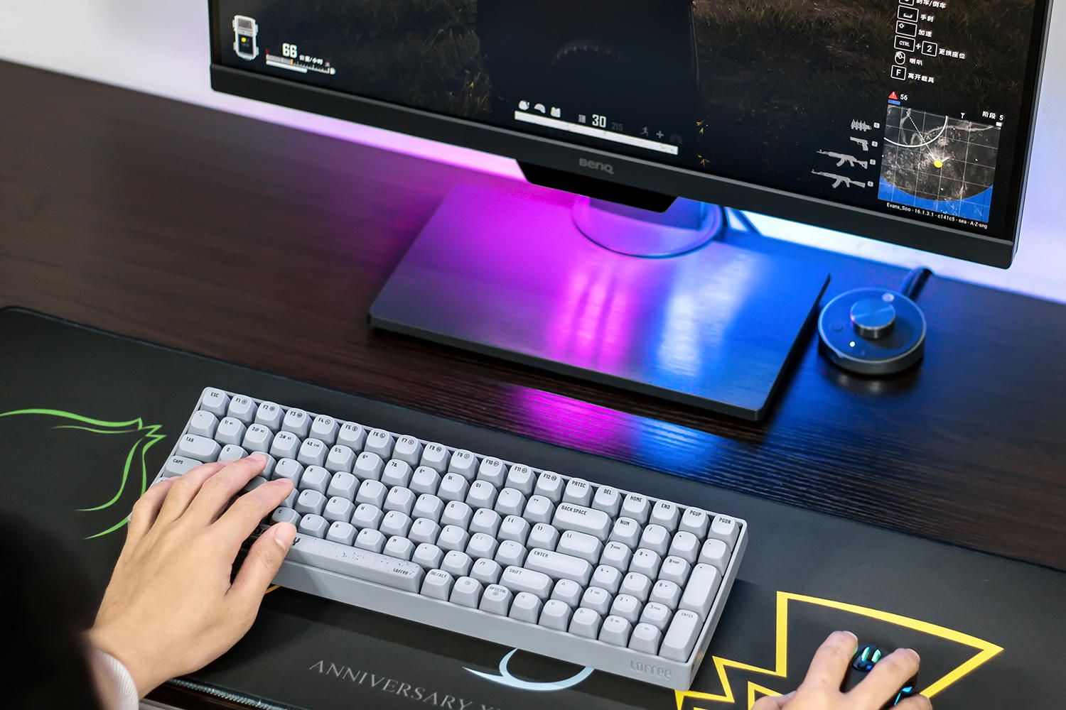 不止于弧线造型,还有紧凑高效的布局,洛斐小翘水泥灰机械键盘