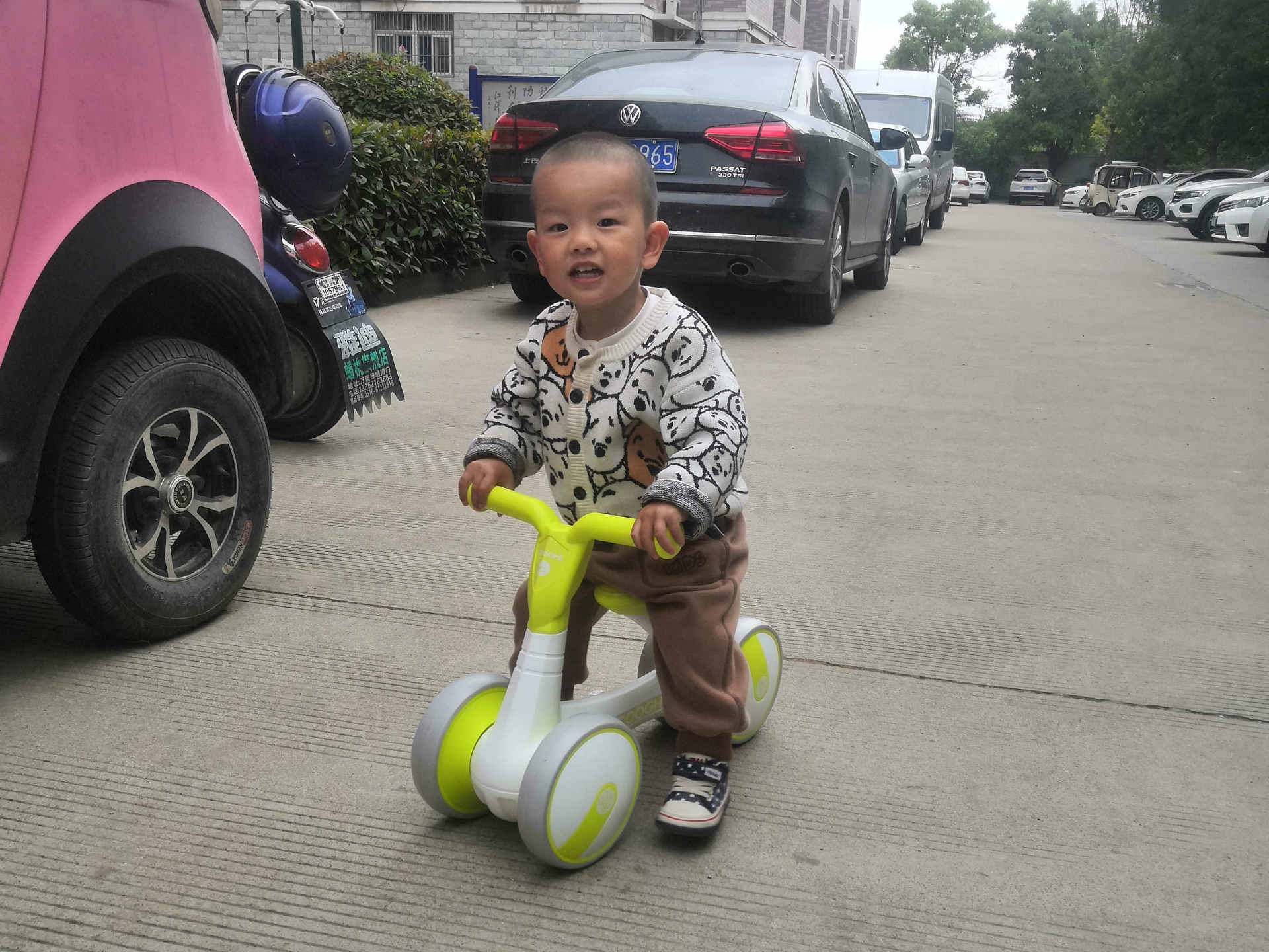 宝宝还在眼馋别人的滑步车？不妨试试酷骑