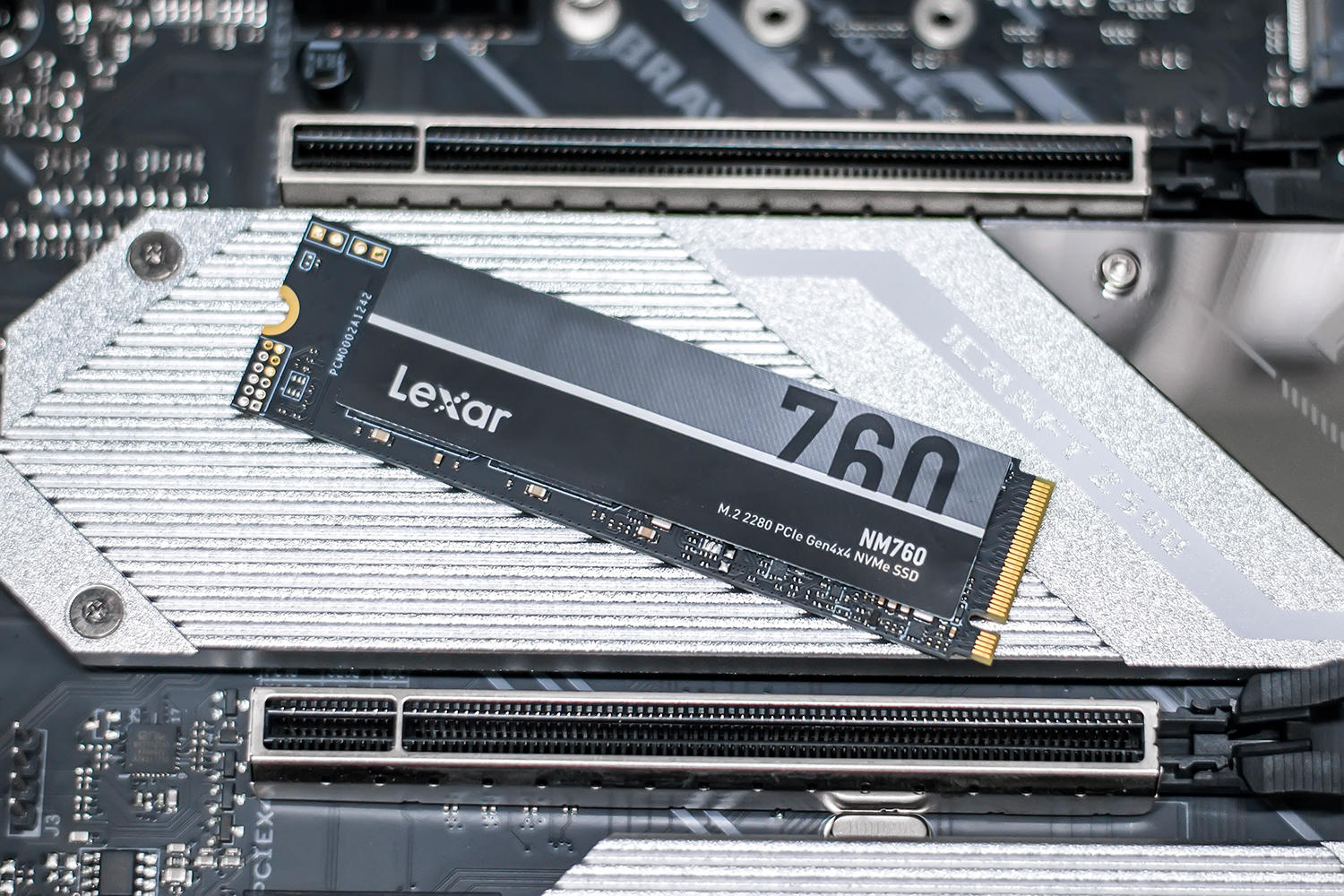 5300MB/s读速，温控表现优秀，雷克沙NM760 PCIe 4.0固态硬盘评测